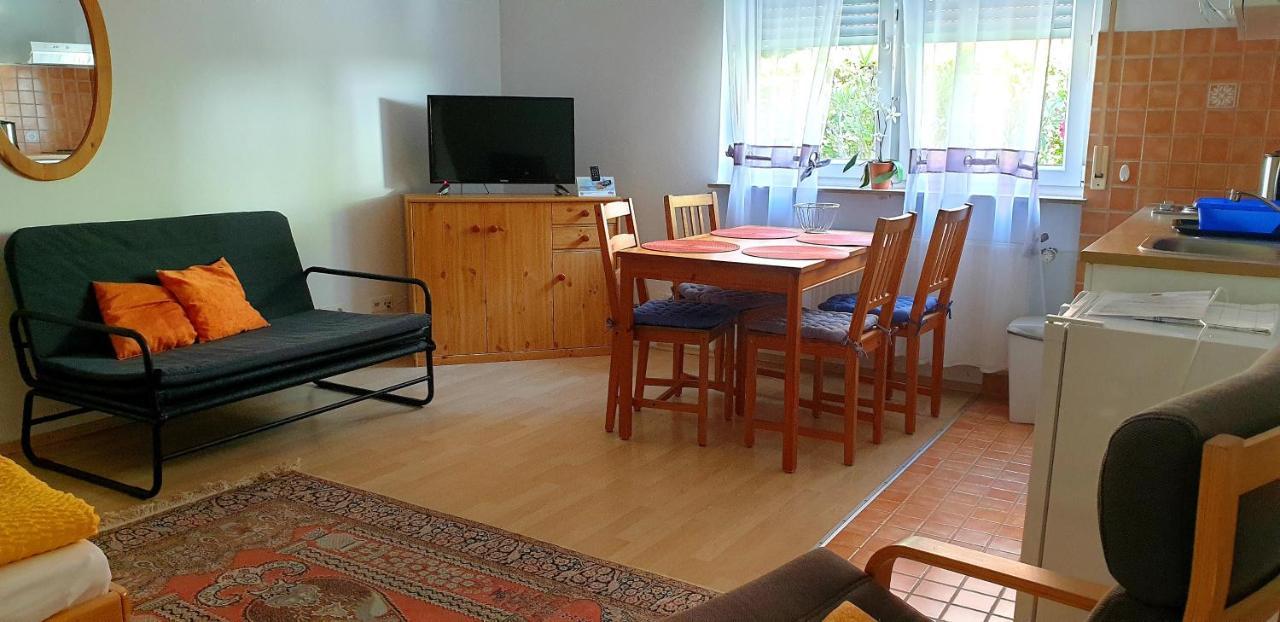 Apartmenthaus "Zum Lowen" Heidelberg - Ziegelhausen ภายนอก รูปภาพ