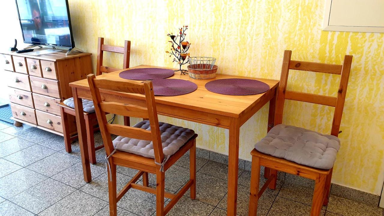 Apartmenthaus "Zum Lowen" Heidelberg - Ziegelhausen ภายนอก รูปภาพ