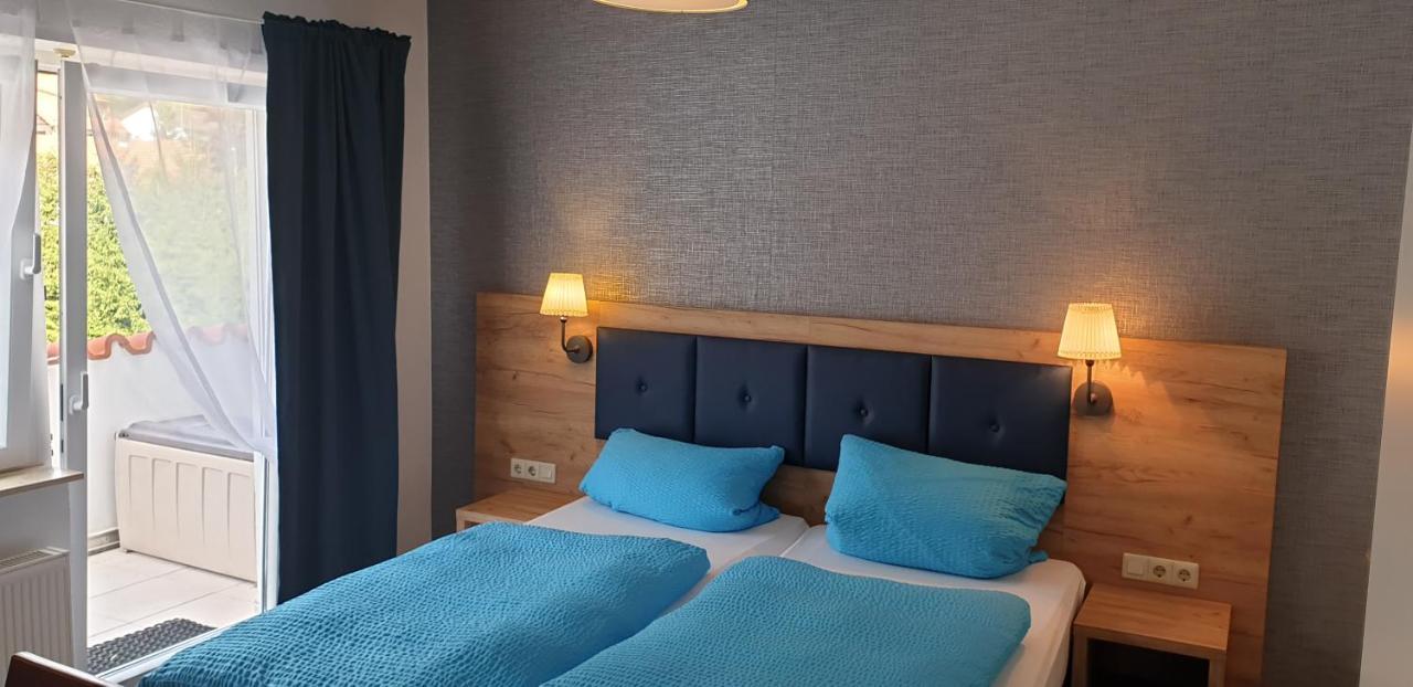 Apartmenthaus "Zum Lowen" Heidelberg - Ziegelhausen ภายนอก รูปภาพ