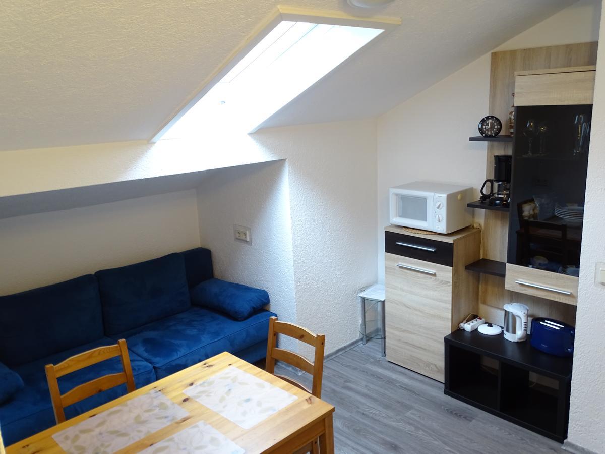 Apartmenthaus "Zum Lowen" Heidelberg - Ziegelhausen ภายนอก รูปภาพ
