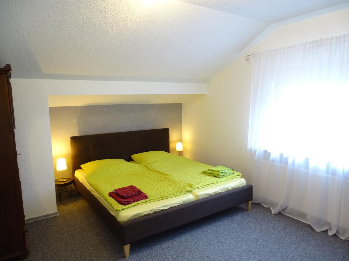 Apartmenthaus "Zum Lowen" Heidelberg - Ziegelhausen ภายนอก รูปภาพ