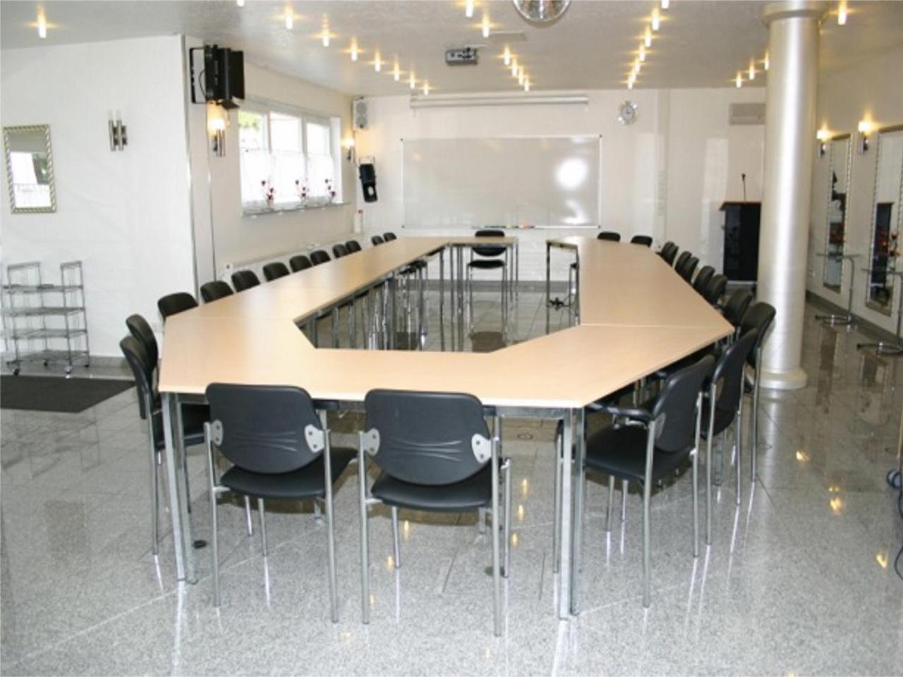 Apartmenthaus "Zum Lowen" Heidelberg - Ziegelhausen ภายนอก รูปภาพ