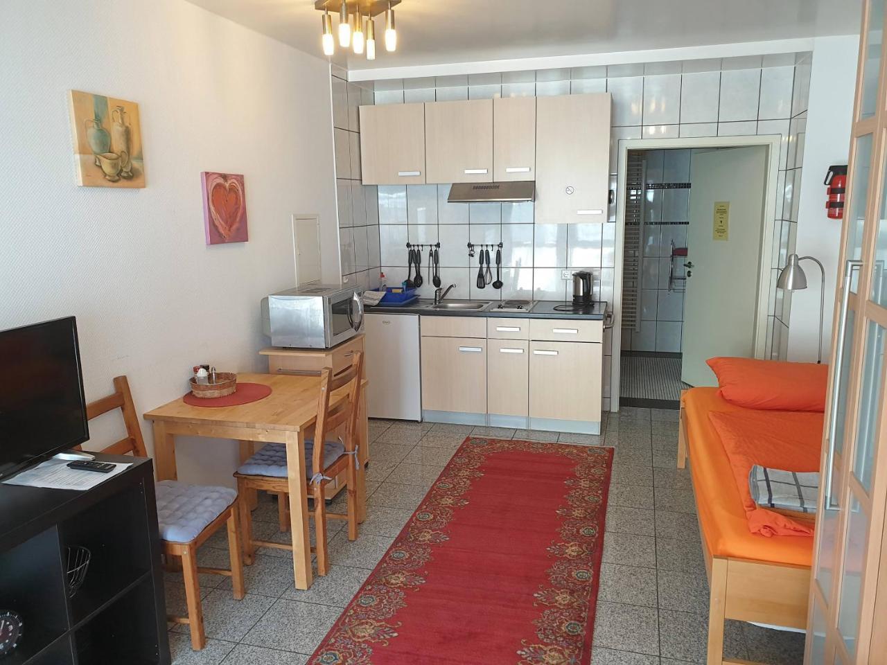 Apartmenthaus "Zum Lowen" Heidelberg - Ziegelhausen ภายนอก รูปภาพ
